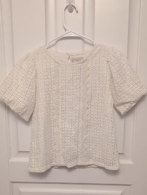 Peek Cream Crochet Puff-Sleeve Blouse